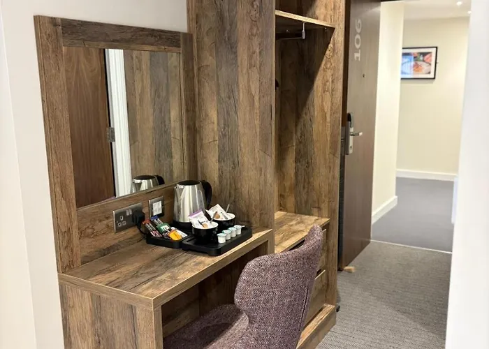 Szálloda The Waterside And Leisure Club 3*