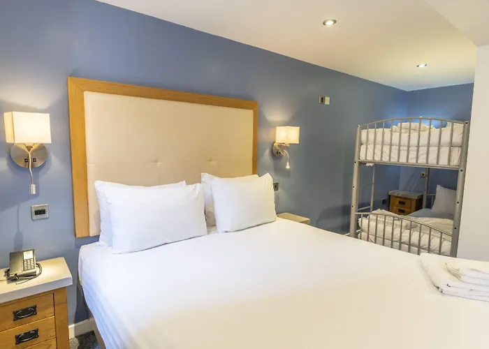 Szálloda The Waterside And Leisure Club