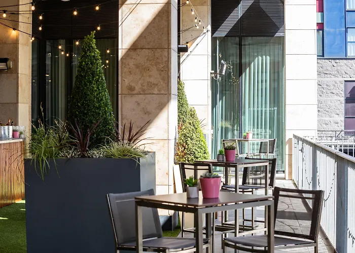 - Centre By Ihg Manchester