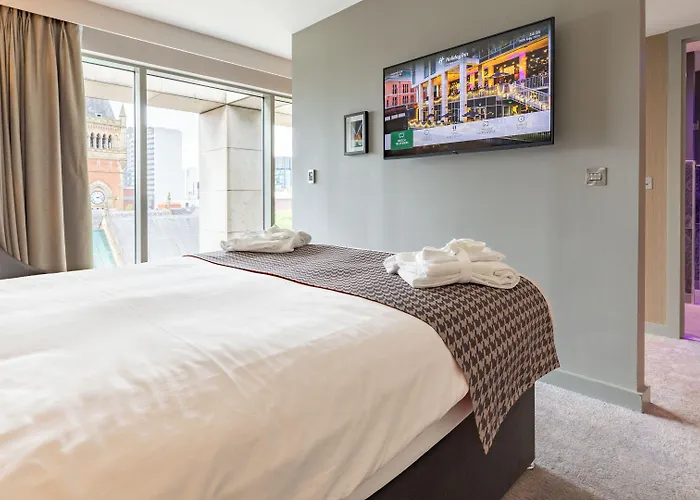 - Centre By Ihg Hotel