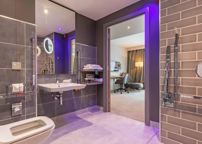 - Centre By Ihg Hotel 4*