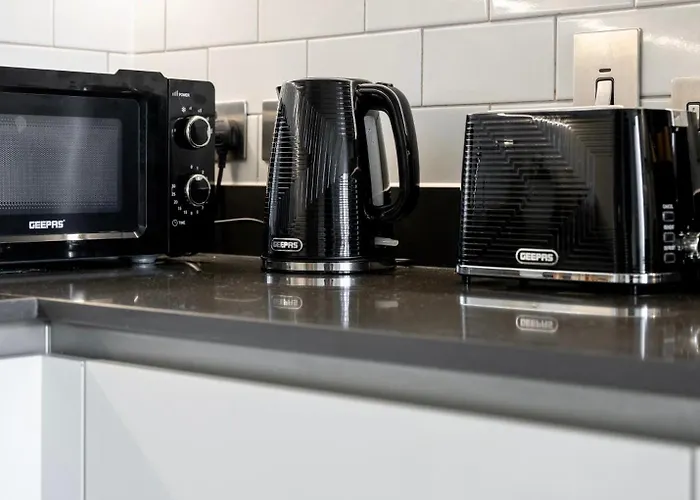 Apartmán Center 28 Day Perks From May, Family And Business Travel Hideaway,parking, Walking Distance To Amenities *