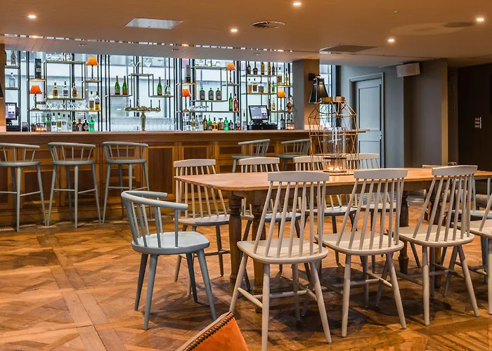 King Street Townhouse & 4*