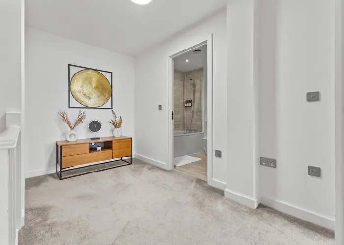 Apartment Modern 2br Urban Nest In Salford, For 4 Manchester