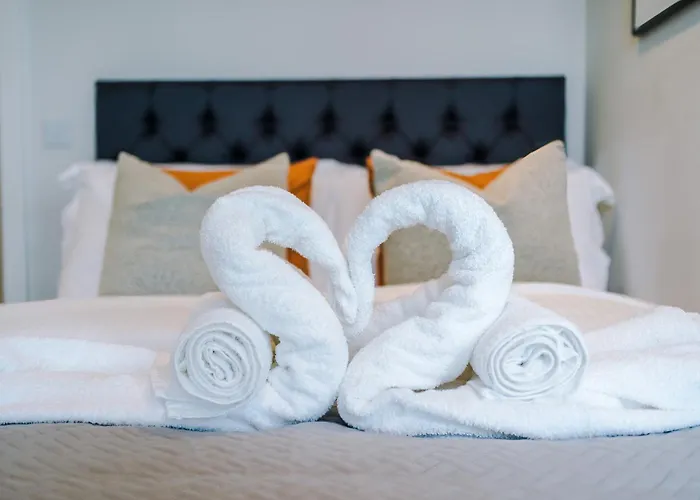 Modern 2br Parking Great Location & Amenities *