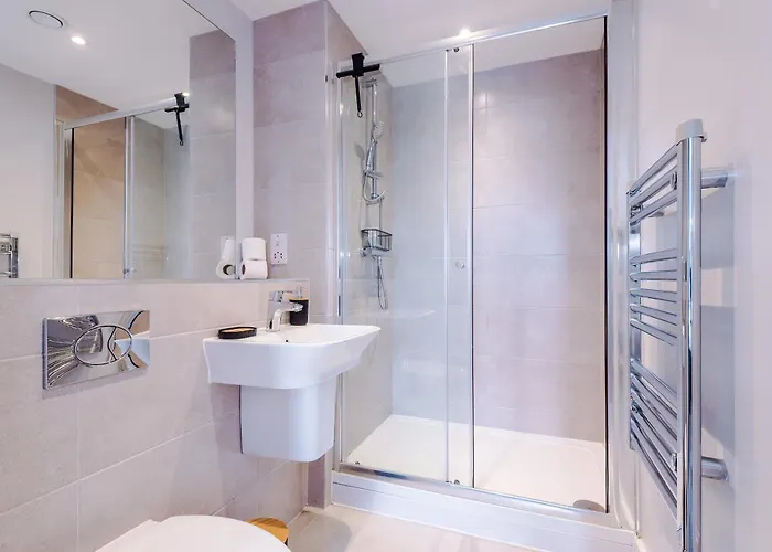 Modern 2br Parking Great Location & Amenities * Manchester