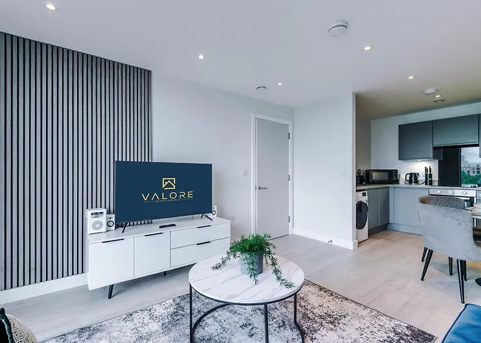 Modern 2br Parking Great Location & Amenities Apartament Manchester