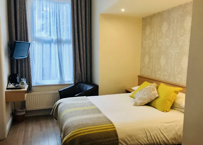 The Westlynne & Otel