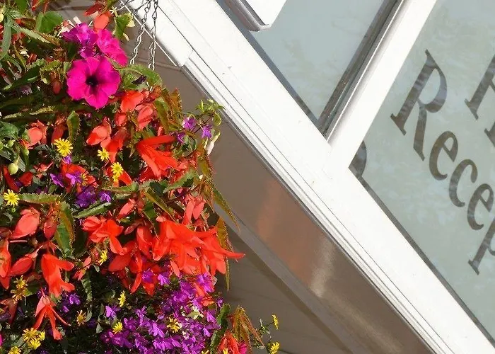 The Westlynne & Otel