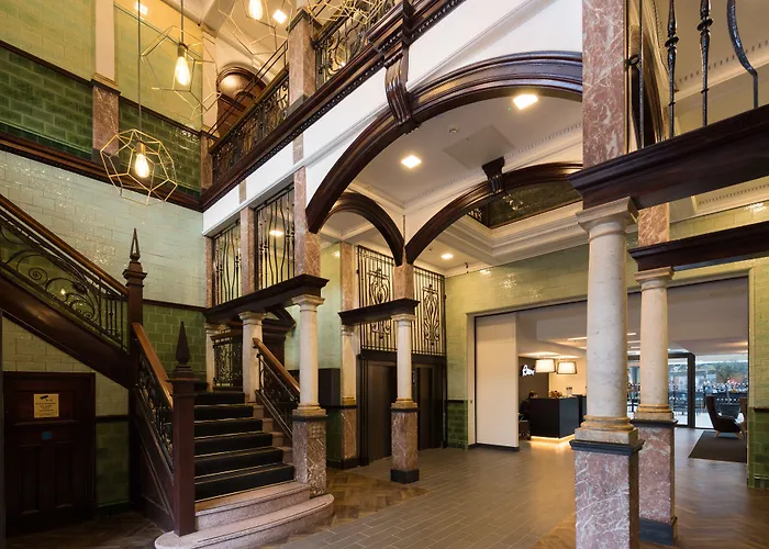 Hotel apartamentowy Roomzzz Victoria Manchester