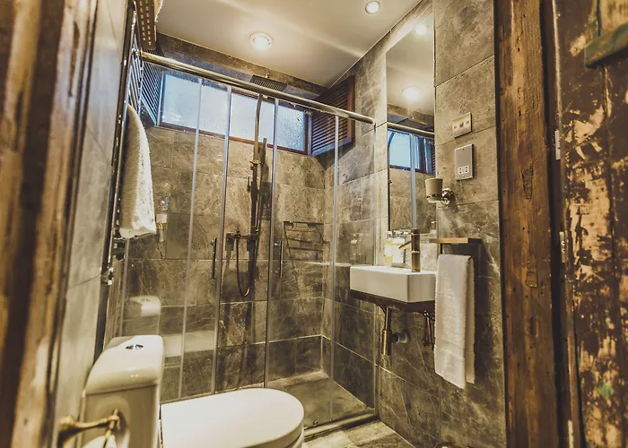 The Cow Hollow Hotel 4*