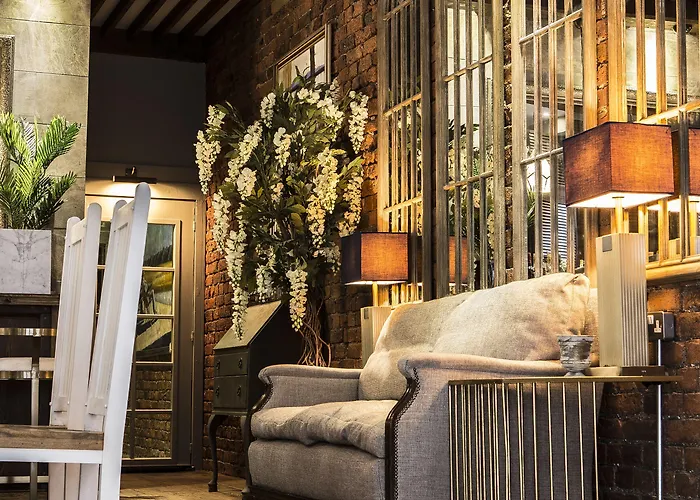 The Cow Hollow Hotel