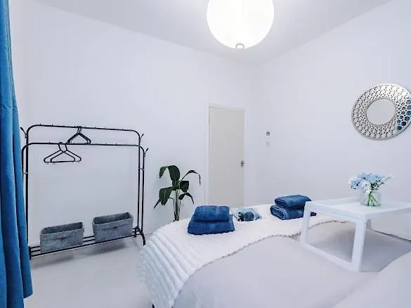 Sleep7, Pool Table, Ttennis, Free Parking, 3br