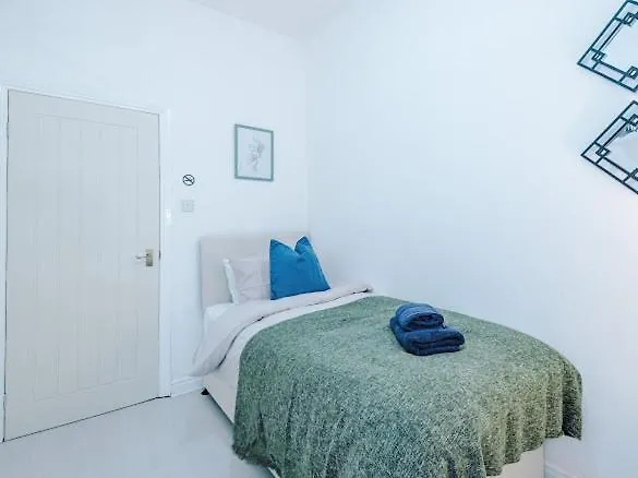 Sleep7, Pool Table, Ttennis, Free Parking, 3br