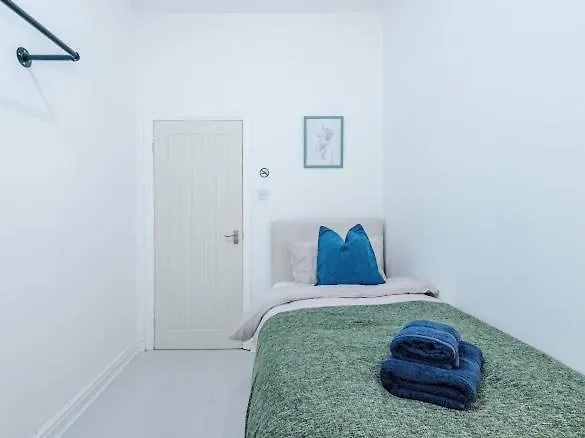 Sleep7, Pool Table, Ttennis, Free Parking, 3br * Mánchester