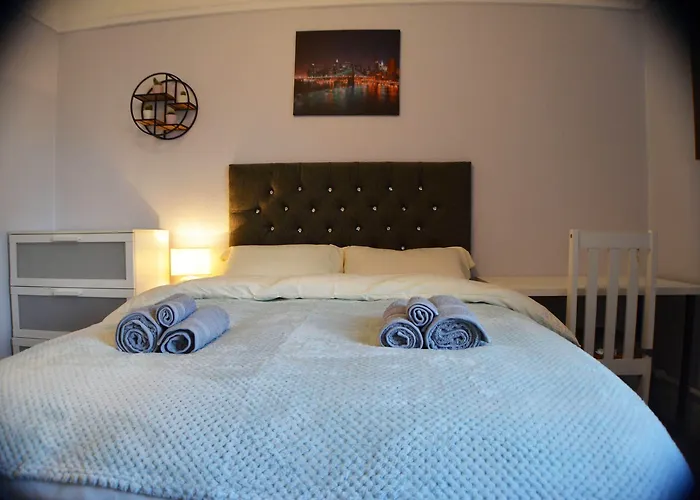 Gorton Mount Hotel 2*