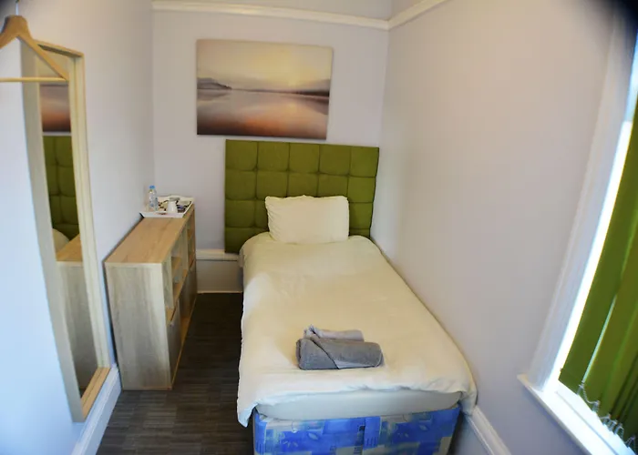 Gorton Mount Hotel 2*