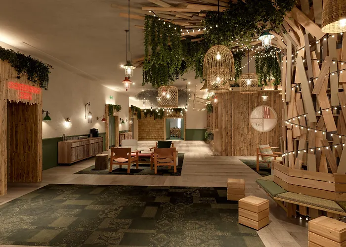 Treehouse 4* Manchester