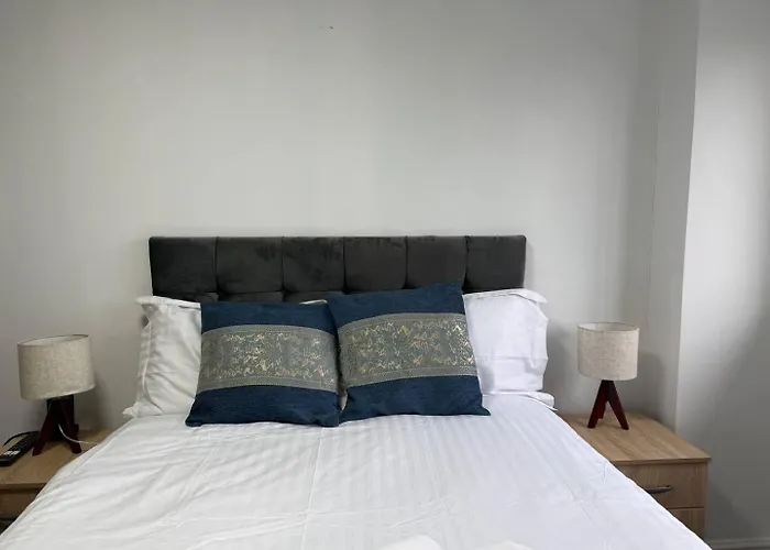 Σπίτι διακοπών Spacious 4br Near Old Trafford Sleeps 7!