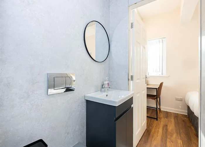 Holiday home The Groves House- 4 En-suite Beds, Close To Hospital & Mcr Uni