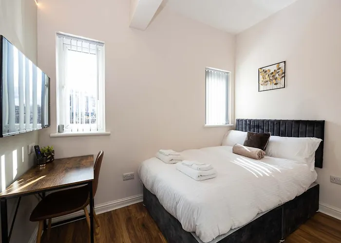 Holiday home The Groves House- 4 En-suite Beds, Close To Hospital & Mcr Uni Manchester