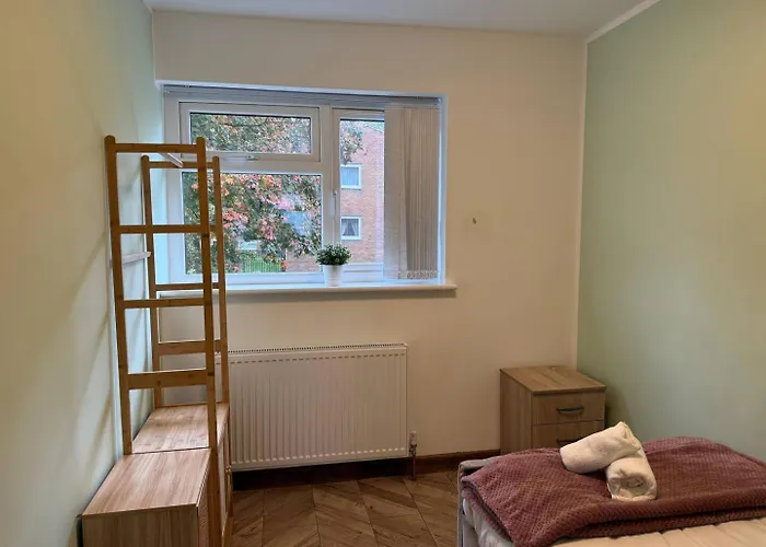 Σπίτι διακοπών Spacious 4br Near Old Trafford Sleeps 7! Μάντσεστερ