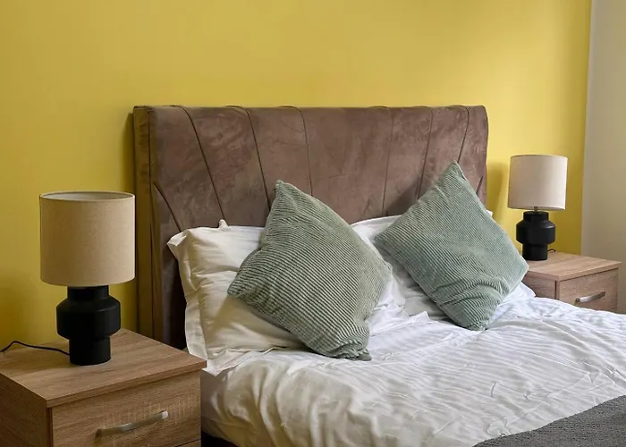 Spacious 4br Near Old Trafford Sleeps 7! * Μάντσεστερ