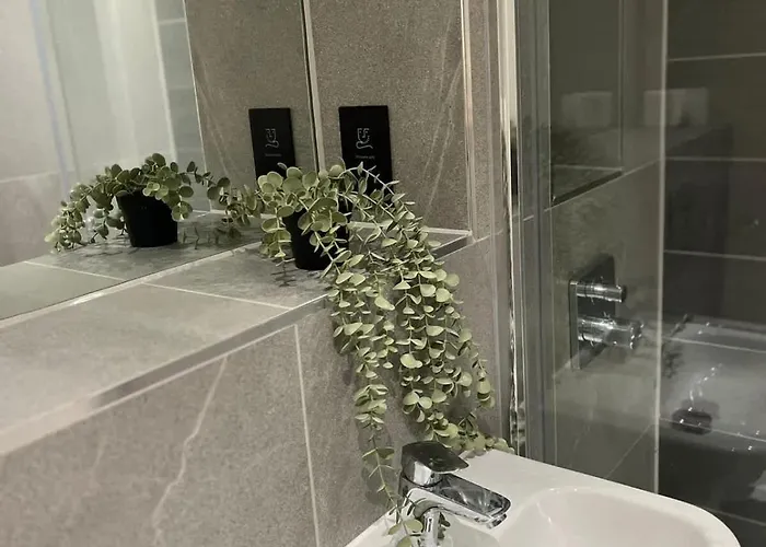 Joyful Group - Deansgate 2br Chic Gardens 아파트