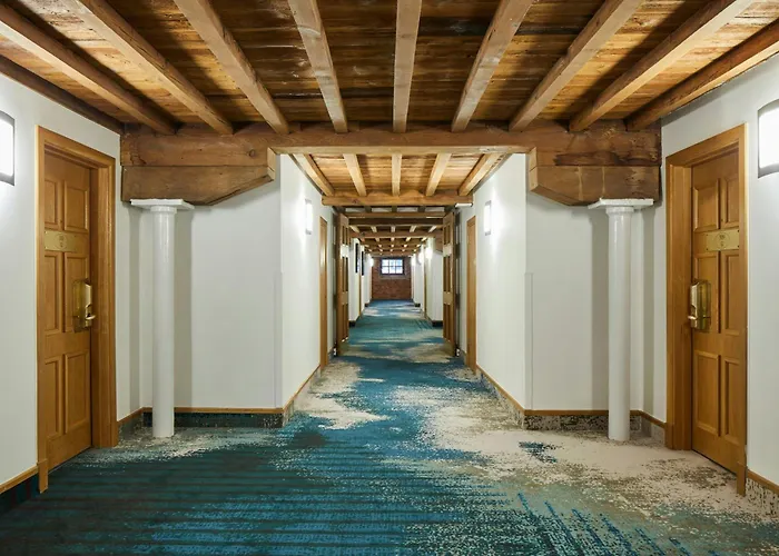 Marriott Victoria & Szálloda