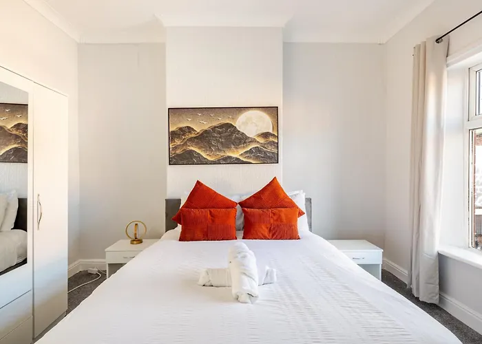 2 Bedroom House With Free Parking * מנצ'סטר