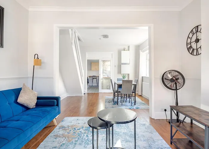 בית נופש 2 Bedroom House With Free Parking מנצ'סטר