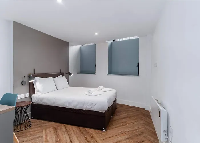 아파트 Modern 3bed Flat In W Security 맨체스터