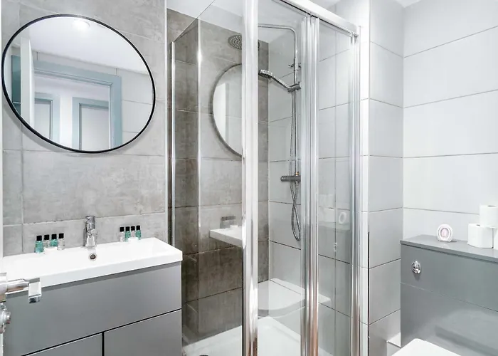 Modern 3bed Flat In W Security *