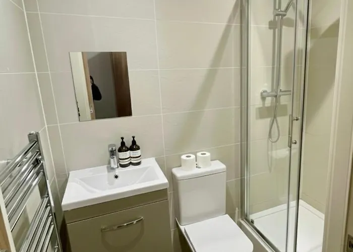 Cozy Two Bed With Juliet Balcony And Free Secure Parking Appartement Manchester