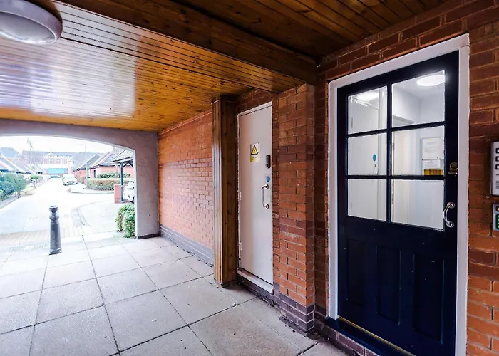 Comfy 1br In Salford, Kitchen, Wifi And Parking *