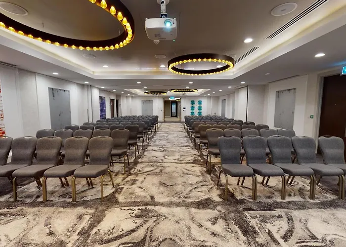 - Centre By Ihg 4* Manchester