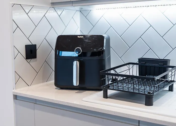 아파트 Luxury 2 Bed Apartment, With A Balcony & Canal View In Centre! *