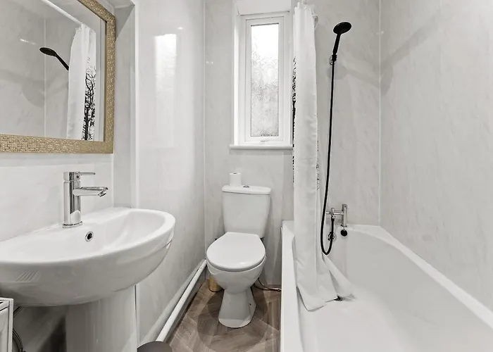 Vakantiehuis Premium Failsworth - Sleeps Up To 14! Manchester