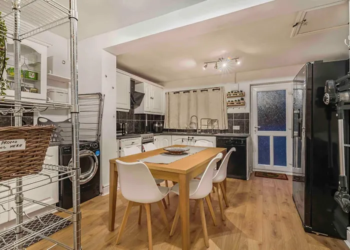 Guestready - Cozy 3-bedroom In Droylsden 4* Manchester