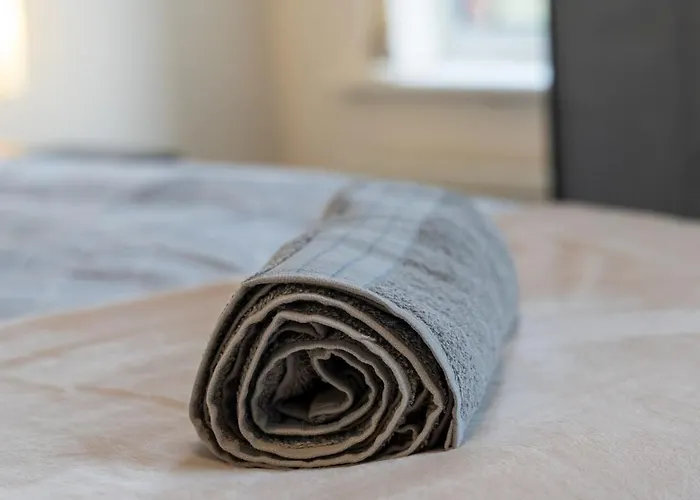 Premium Failsworth - Sleeps Up To 14! *