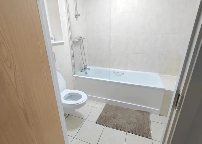 Fresh Private In Shared 2 Bed Flat Deltapoint * Manchester