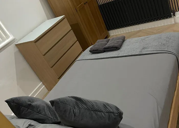 Hendham - Near Etihad Stadium, Coop Live Arena, National Cycling Centre & 24 Hour Asda