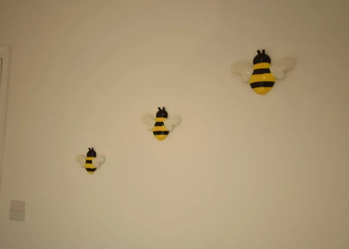 Cosy 2bdr House With Driveway Near