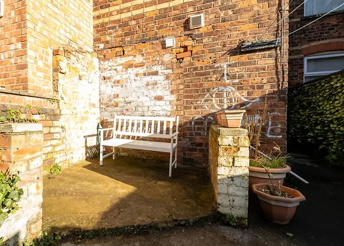 Steps From Old Trafford - Modern * Manchester