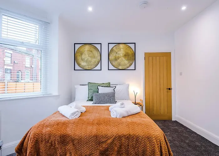 8min To Metrolink 20min To Etihad And Coop Live With Free Parking *