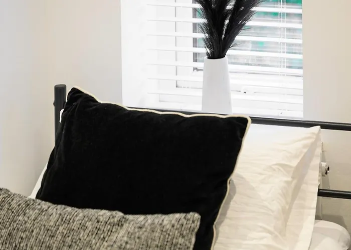 Contractors Pad Wi-fi Free Parking 20 - Off Monthly * 맨체스터