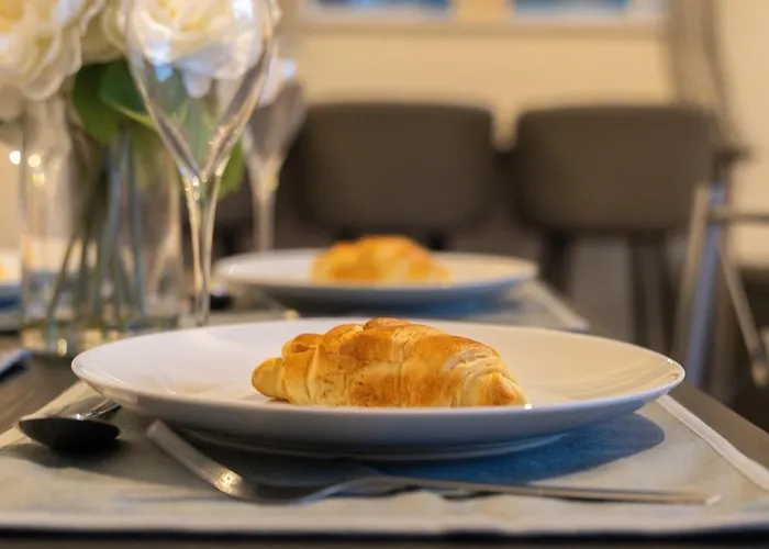 Luxury Group - - Sleeps 9 *