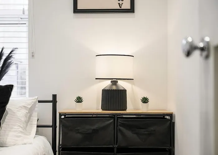 펜션 Contractors Pad Wi-fi Free Parking 20 - Off Monthly 맨체스터