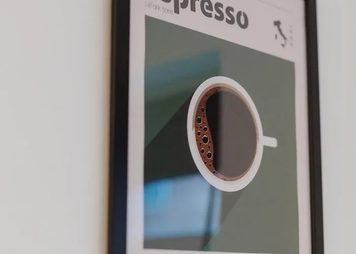 3 Bedroom House In Salford - Sleeps 6 Guests, Contractors, Groups, Families, Business, Leisute & Relocation Welcome, 15 Minutes From Centre, Fast Wi-fi, Smart Tv In Each Bedroom & Free Parking, Long And Short Welcome Casa vacanze