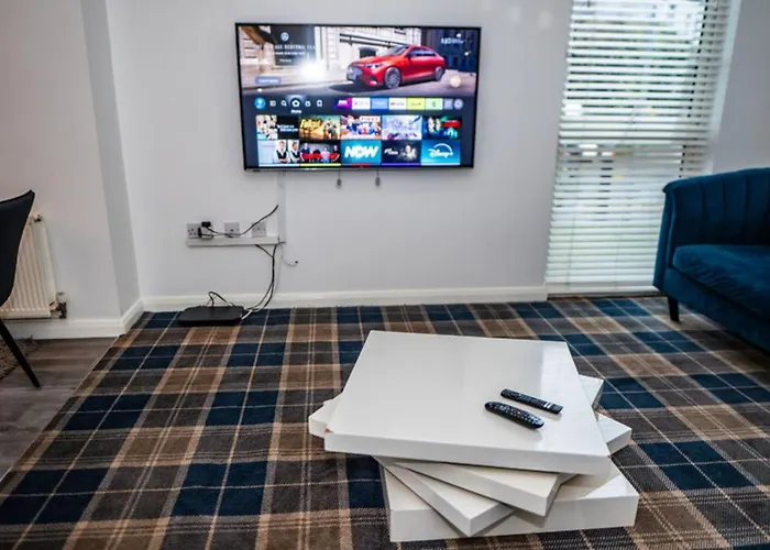 Πανσιόν Etihad Coop Arena Centre 3*